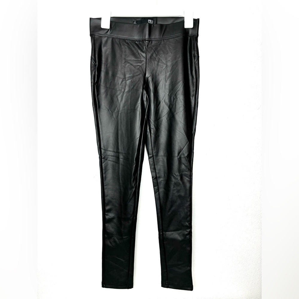 Fashion nova faux leather size medium leggings